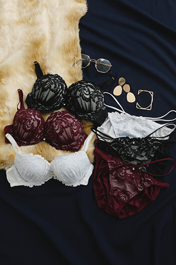 【northerly bra フィットシリーズ 谷間メイク】大花レースモールド谷間クロスブラジャー&ショーツセット