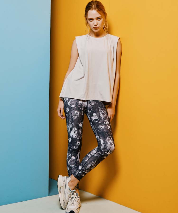 Reir レイール　プリントトップスブラレギンス　上下セット　セットアップ Reir レイール プリントトップスブラレギンス 上下セット