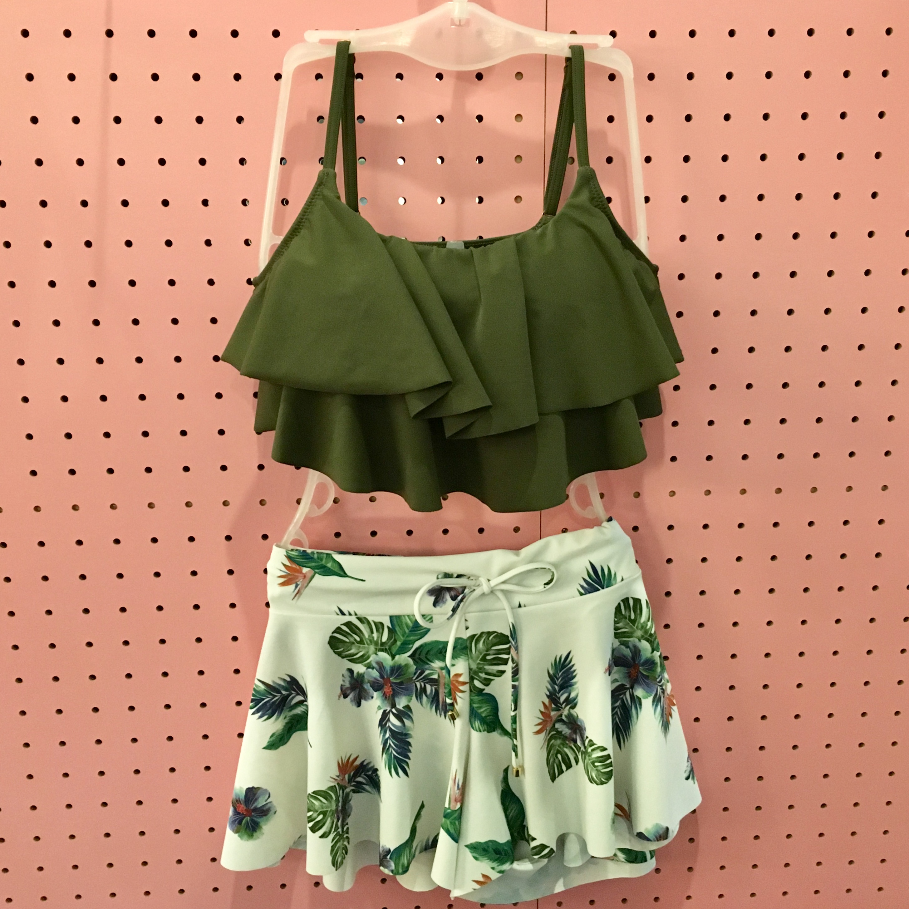 トロピカルフラワー水着 サングラス 今日また焼けたーっ❤️‍🔥 夏限定こんがりかなへぇをお楽しみ