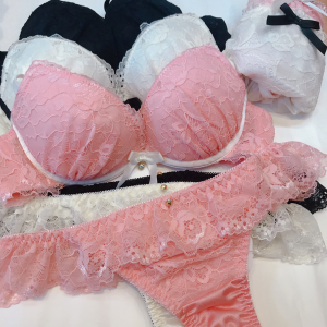 フェミニン セクシー 原宿 下着 谷間 ブラ レース