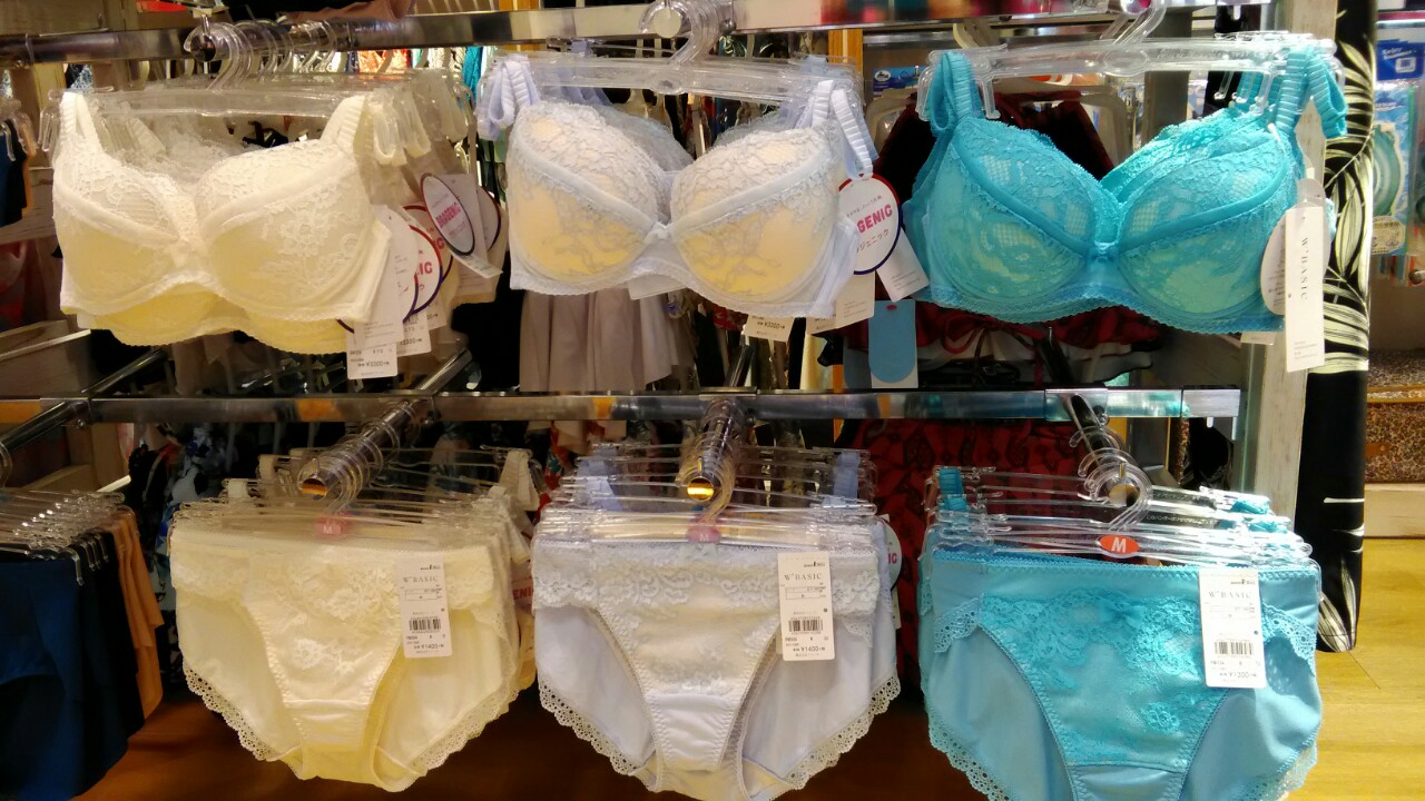 成田空港第二ターミナル店 下着のお取り扱いスタート 日本最大級の水着が揃うai アイ スクウェア