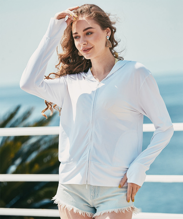 ラッシュガードとは？意味や目的別の選び方＆今季おすすめアイテムも