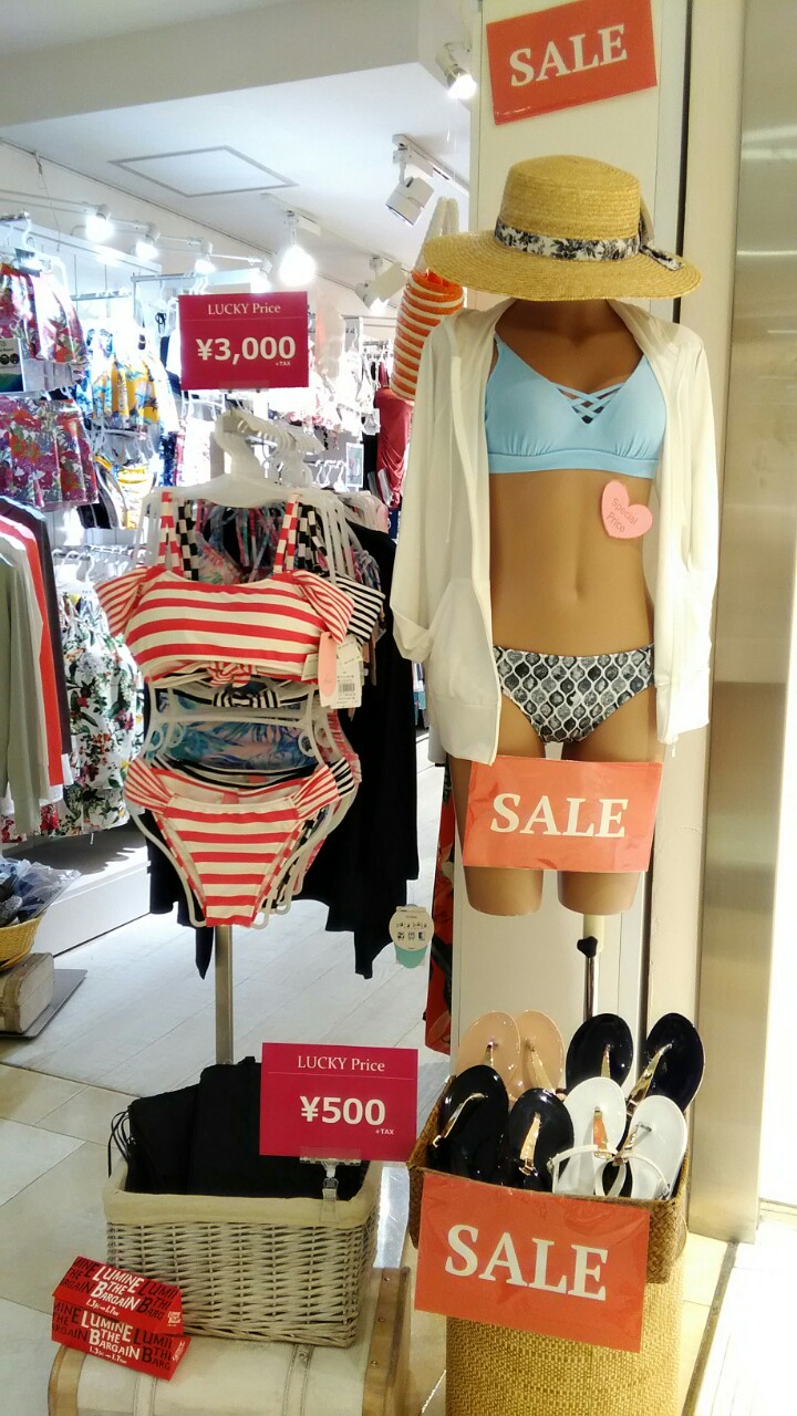 ルミネ横浜 初売りスタート 日本最大級の水着が揃うai アイ スクウェア