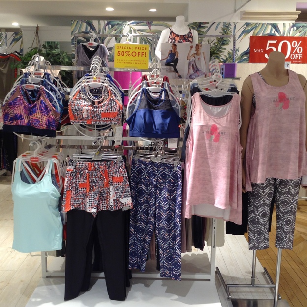 あべのソラハ 日本最大級の水着が揃うai アイ スクウェア