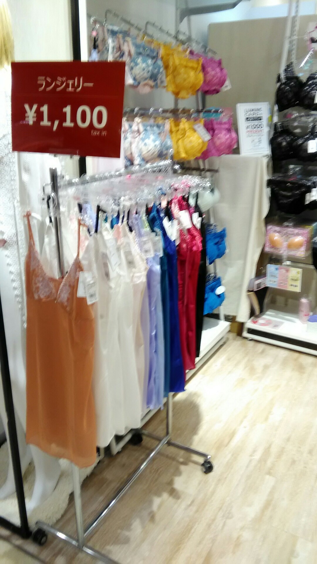 ルミネ立川店 ルミネ ザ バーゲン 日本最大級の水着が揃うai アイ スクウェア