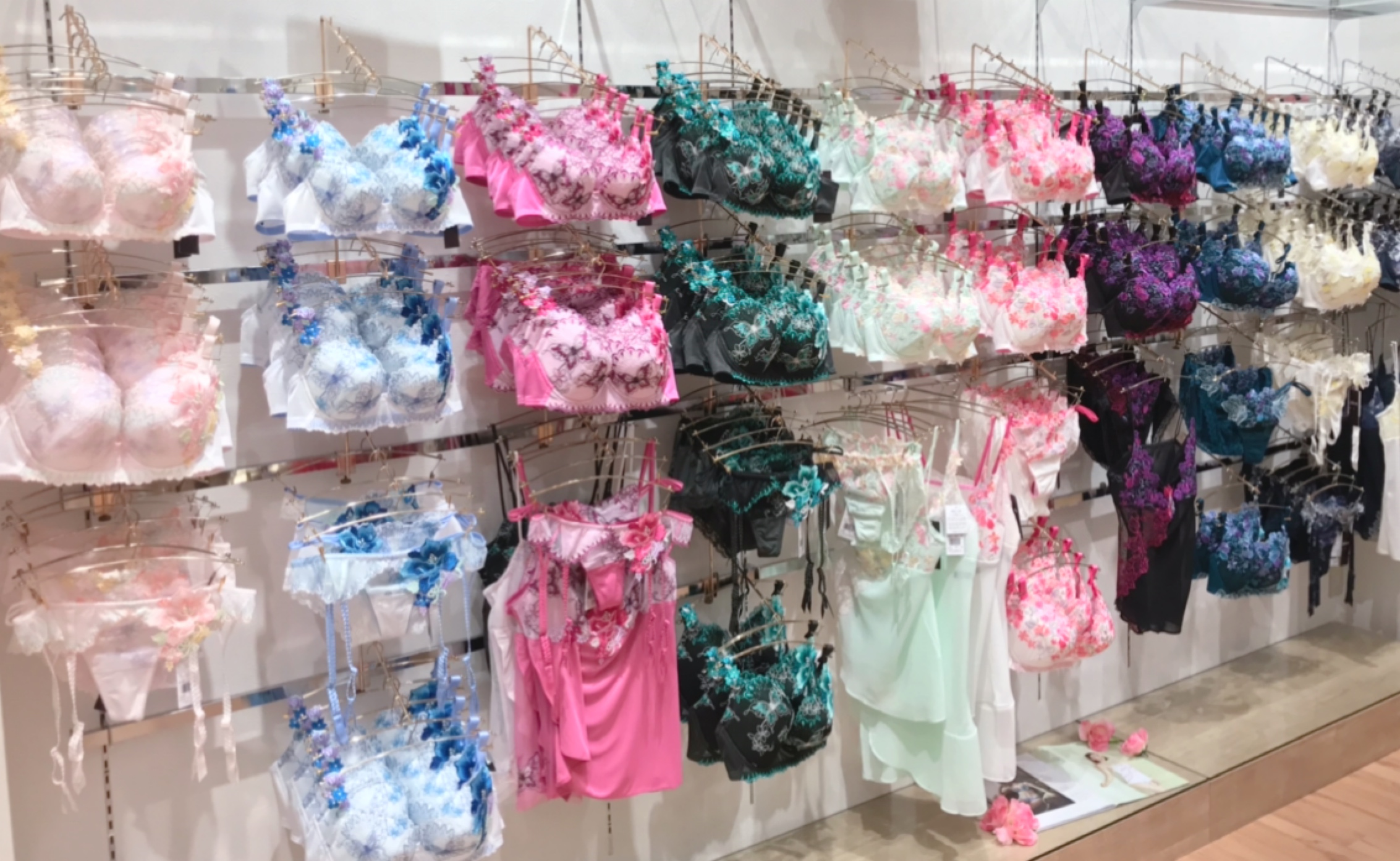 ワコール 日本最大級の水着が揃うai アイ スクウェア Part 9