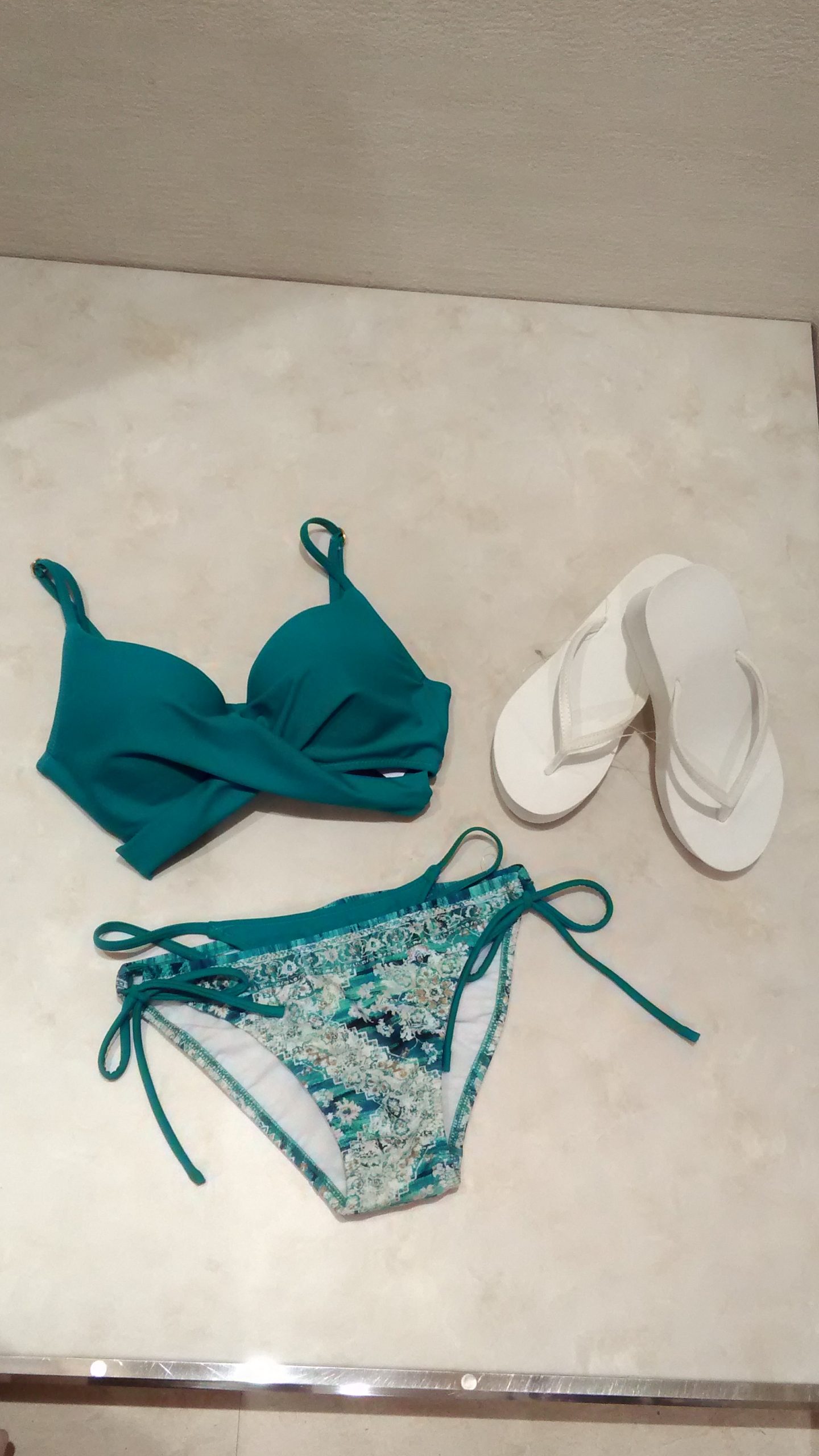 【San-ai Resort】ビキニ＆Tバックセット 新宿ﾙﾐﾈｴｽﾄ店】Tバック付きビキニ♡ - 日本最大級の水着が揃うAi（アイ