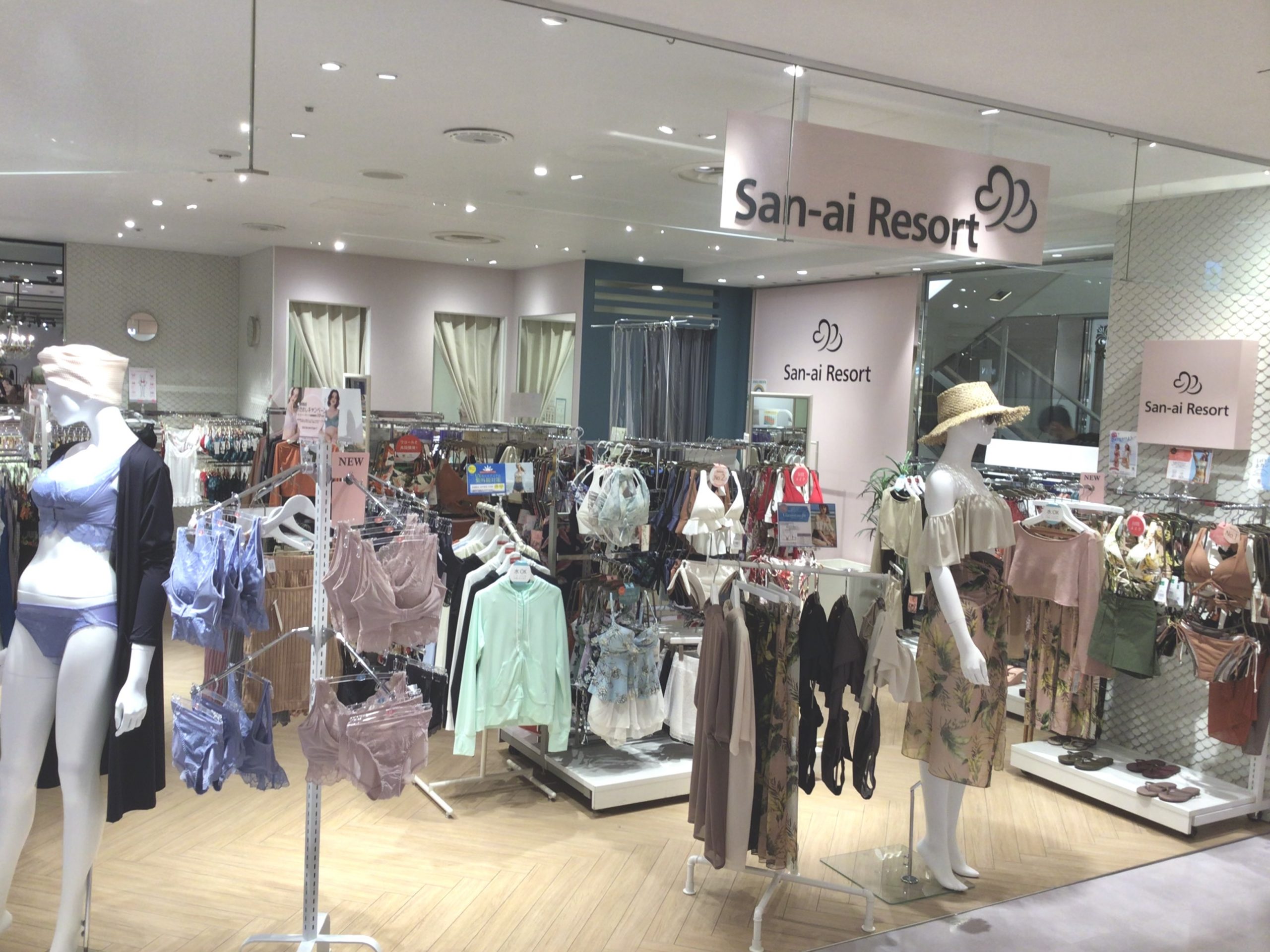 ルミネ池袋 日本最大級の水着が揃うai アイ スクウェア