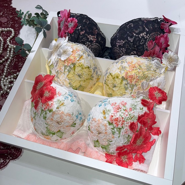 サルート サルート01 D65 ワコール サルート 01グループ 女帝