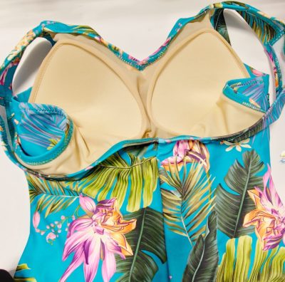 新品♡アウラアイラ　コラボ水着 San-ai Resortnortherly神戸マルイ店】ラメがかわいい♡ニット