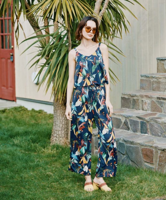 新品☆8L紺系♪カーゴパンツ付タンクトップ水着4点セット♪リゾートにも☆a993 八戸ラピア店】日常使いにも♪タンキニ&パンツセット☆ - 日本最大級の