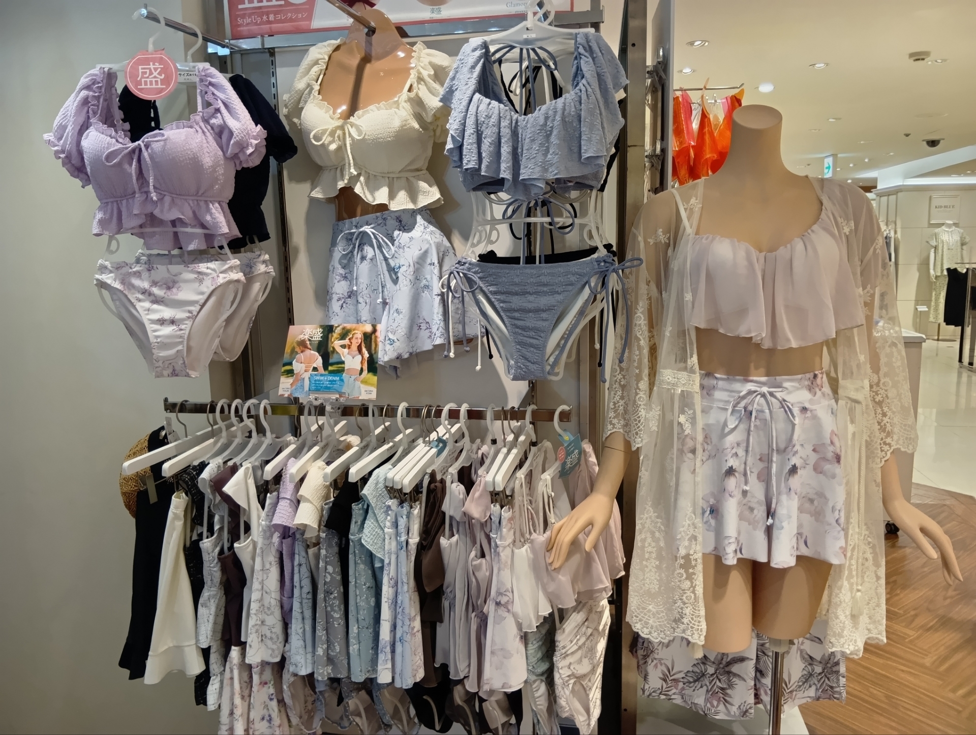横浜高島屋店】横浜高島屋にかわいいリゾート水着ございます